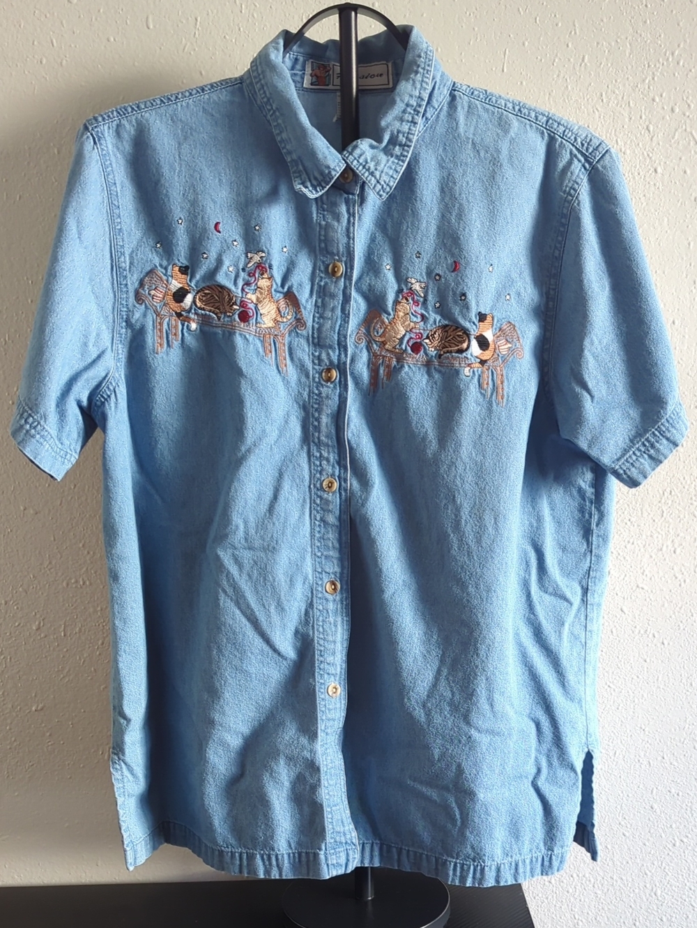 Vintage 1990s Passion Embroidered Cat Denim Button-Up Shirt Size L 100% Cotton